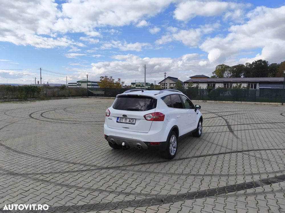 Ford Kuga 2.0 TDCi 4WD Powershift Titanium - 4
