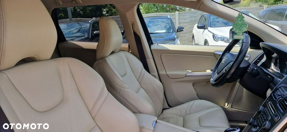 Volvo XC 60 D5 AWD Geartronic Summum - 30