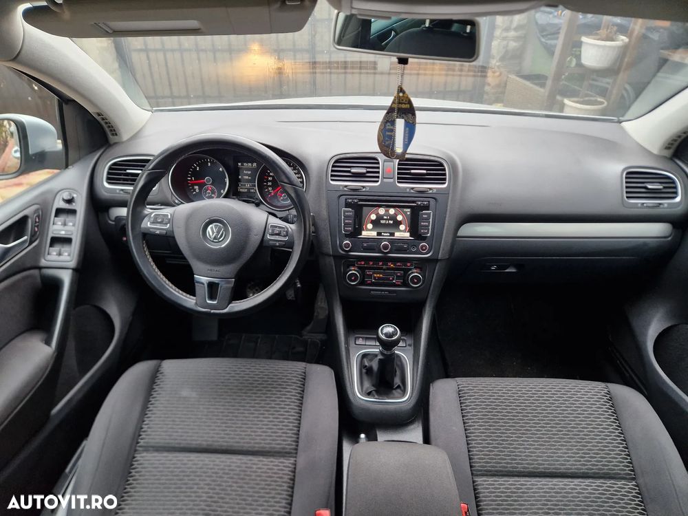 Volkswagen Golf - 6