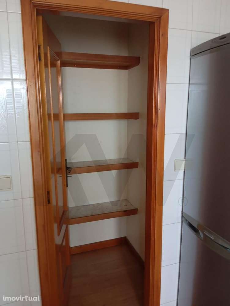 OPORTUNIDADE DE INVESTIMENTO | T1 + 1 NA AVENIDA SÁ CARNEIRO | GARAGEM - Grande imagem: 5/13