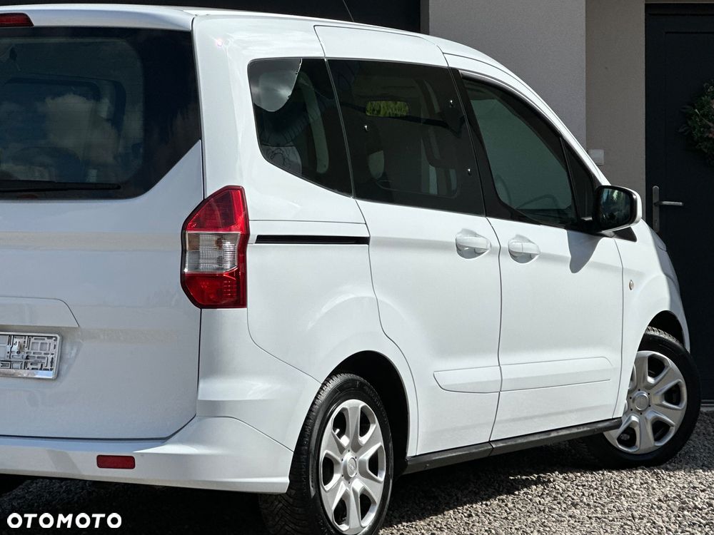 Ford Tourneo Courier 1.5 TDCi S&S Ambiente - 16