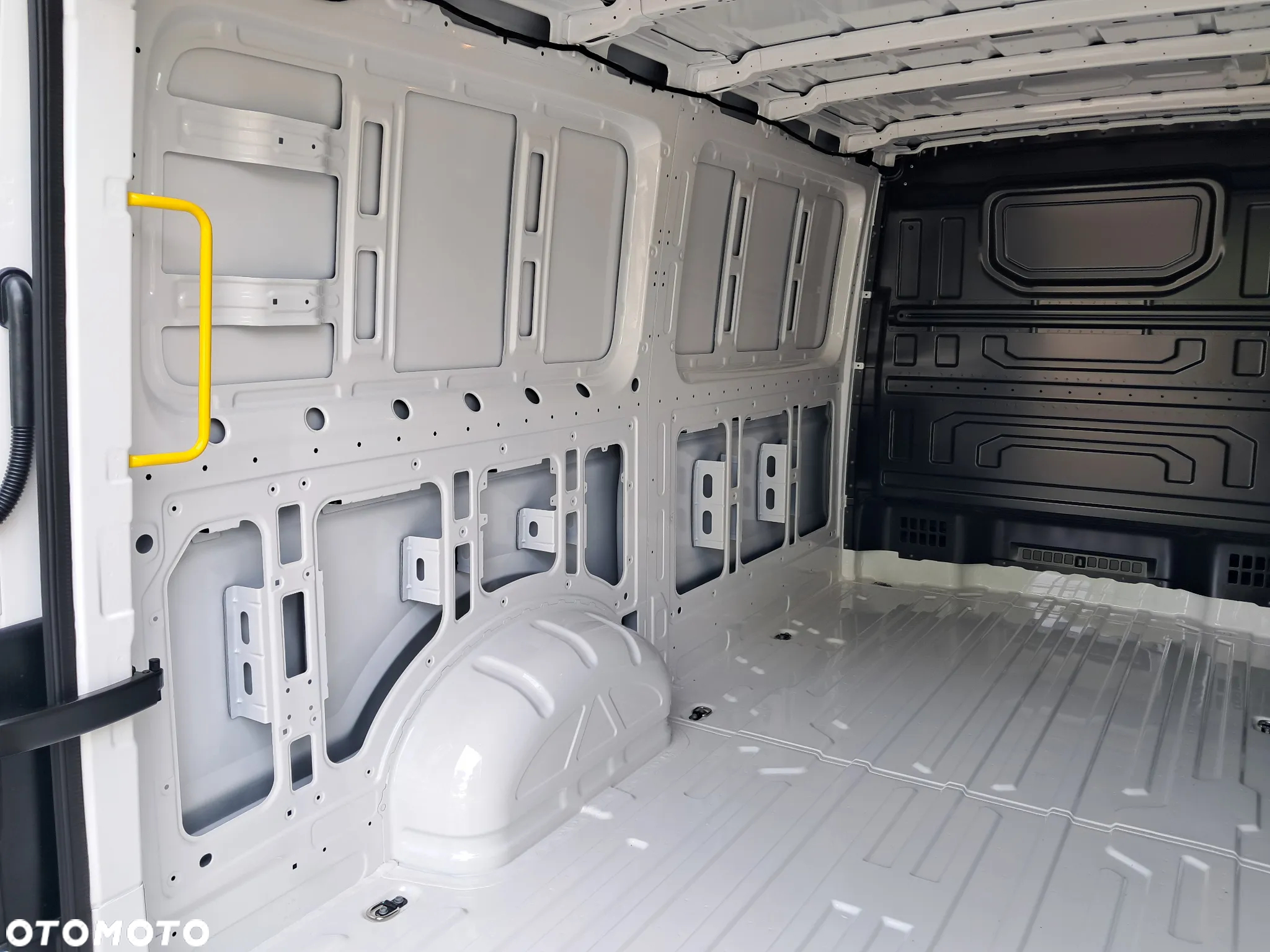 Volkswagen Crafter - 15