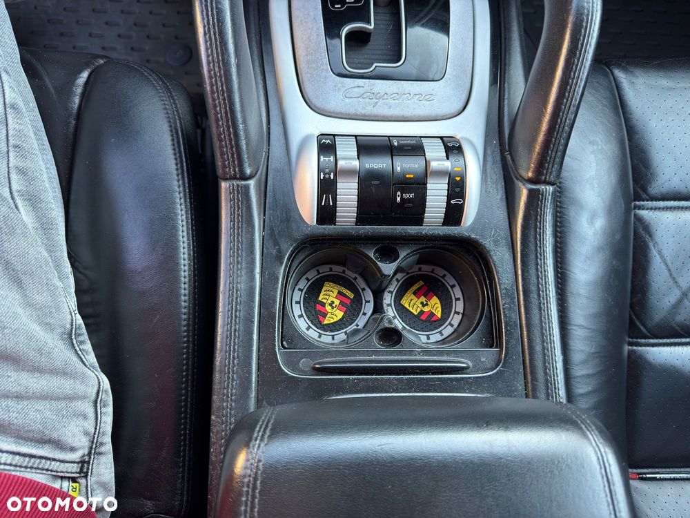 Porsche Cayenne - 16
