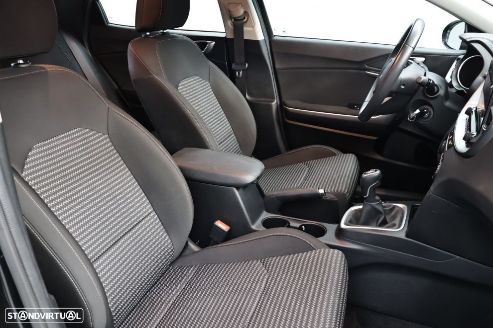 Kia XCeed 1.0 T-GDI Dynamic+ - 20