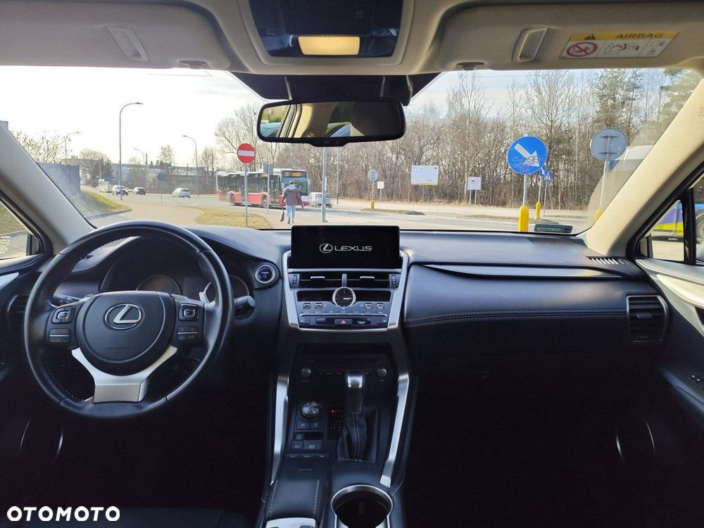 Lexus NX 300h F Impression AWD - 10