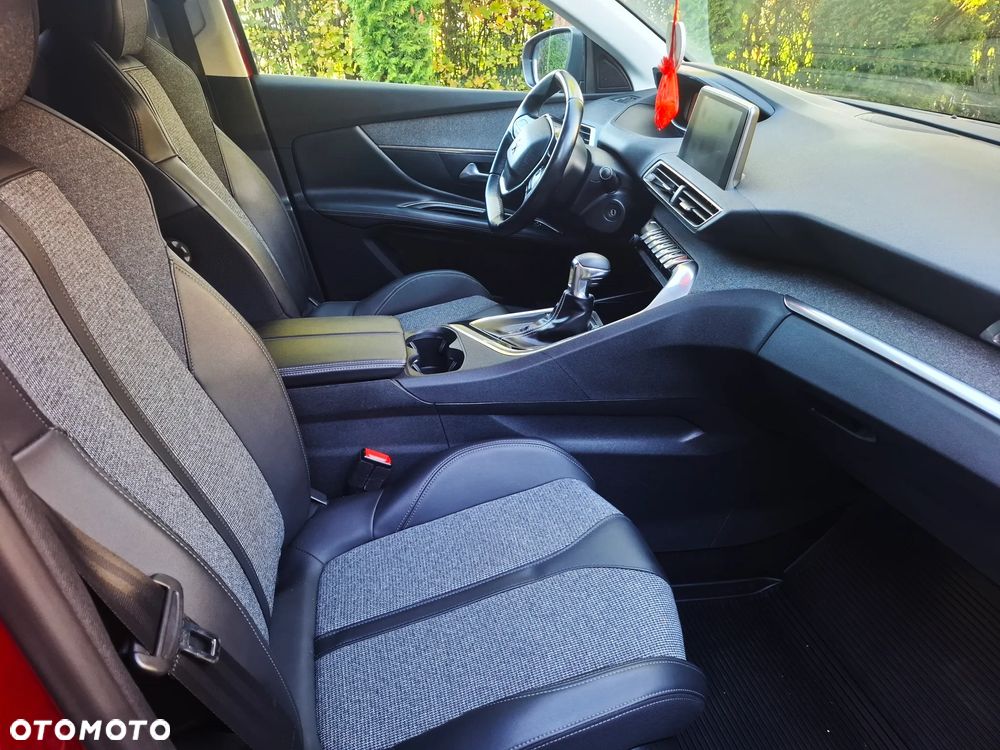 Peugeot 3008 1.2 PureTech Allure S&S - 5