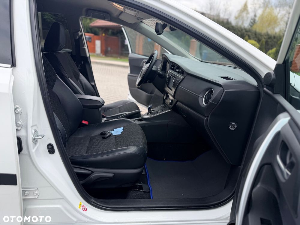 Toyota Auris Hybrid 135 Premium - 10