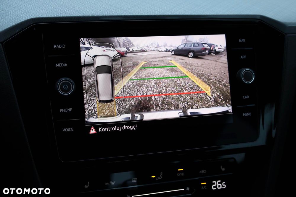 Volkswagen Passat - 15