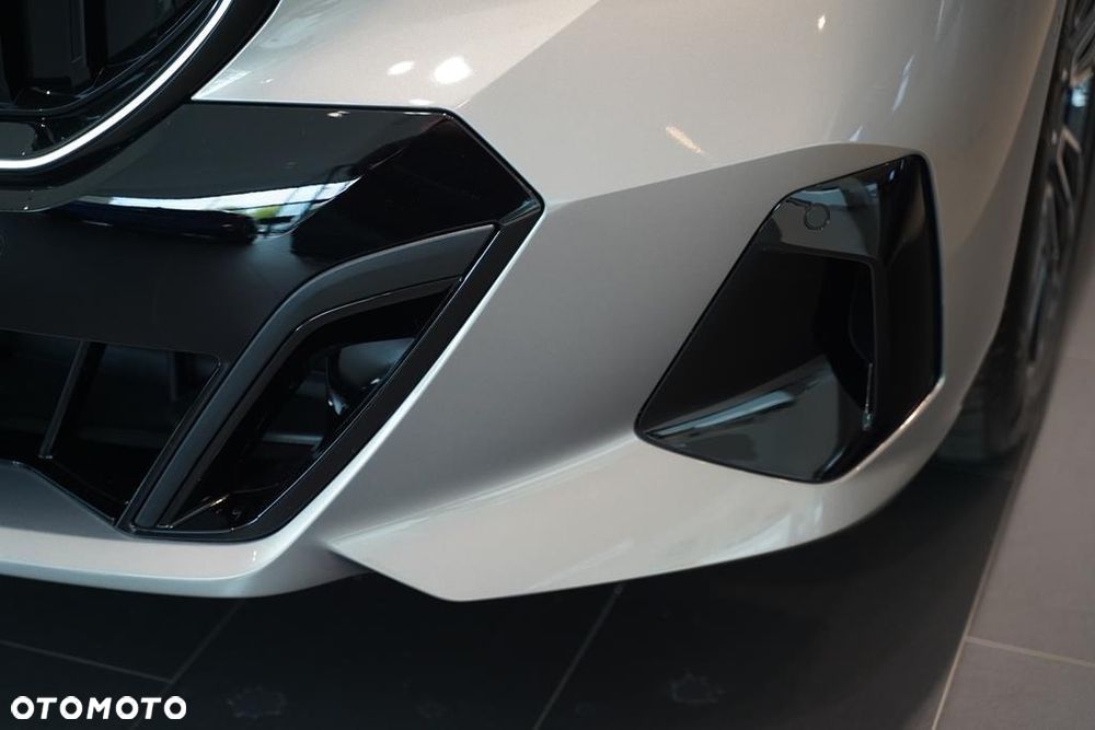 BMW Seria 5 520d xDrive mHEV M Sport - 16