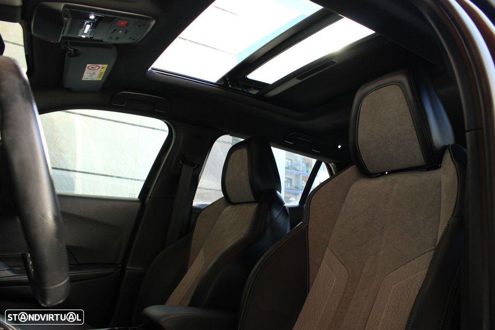 Peugeot e-2008 GT Pack - 37