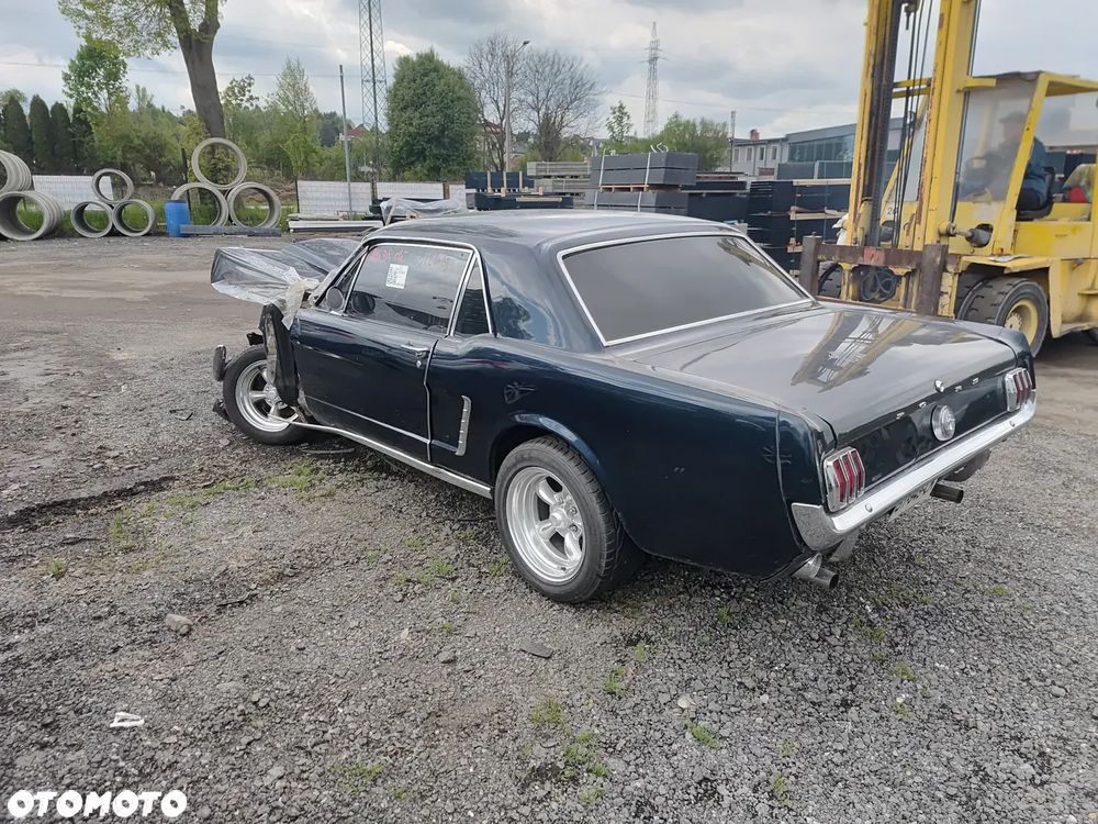 Ford Mustang - 21