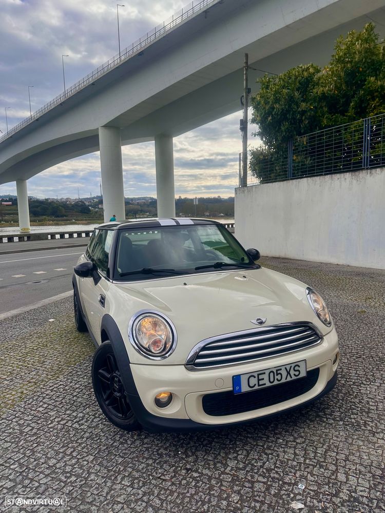 MINI 3 Portas Cooper D - 3