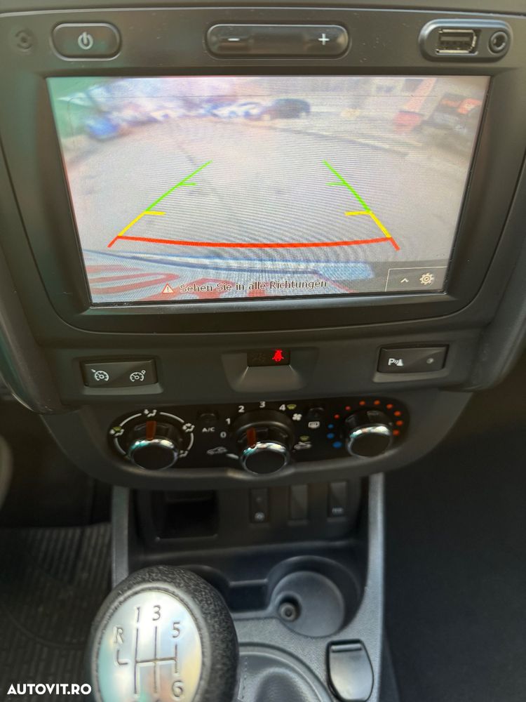 Dacia Duster TCe 125 4x2 Blackshadow - 9