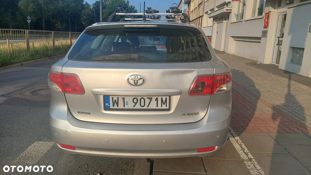 Toyota Avensis 1.6 Luna - 4