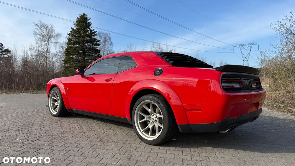 Dodge Challenger - 10