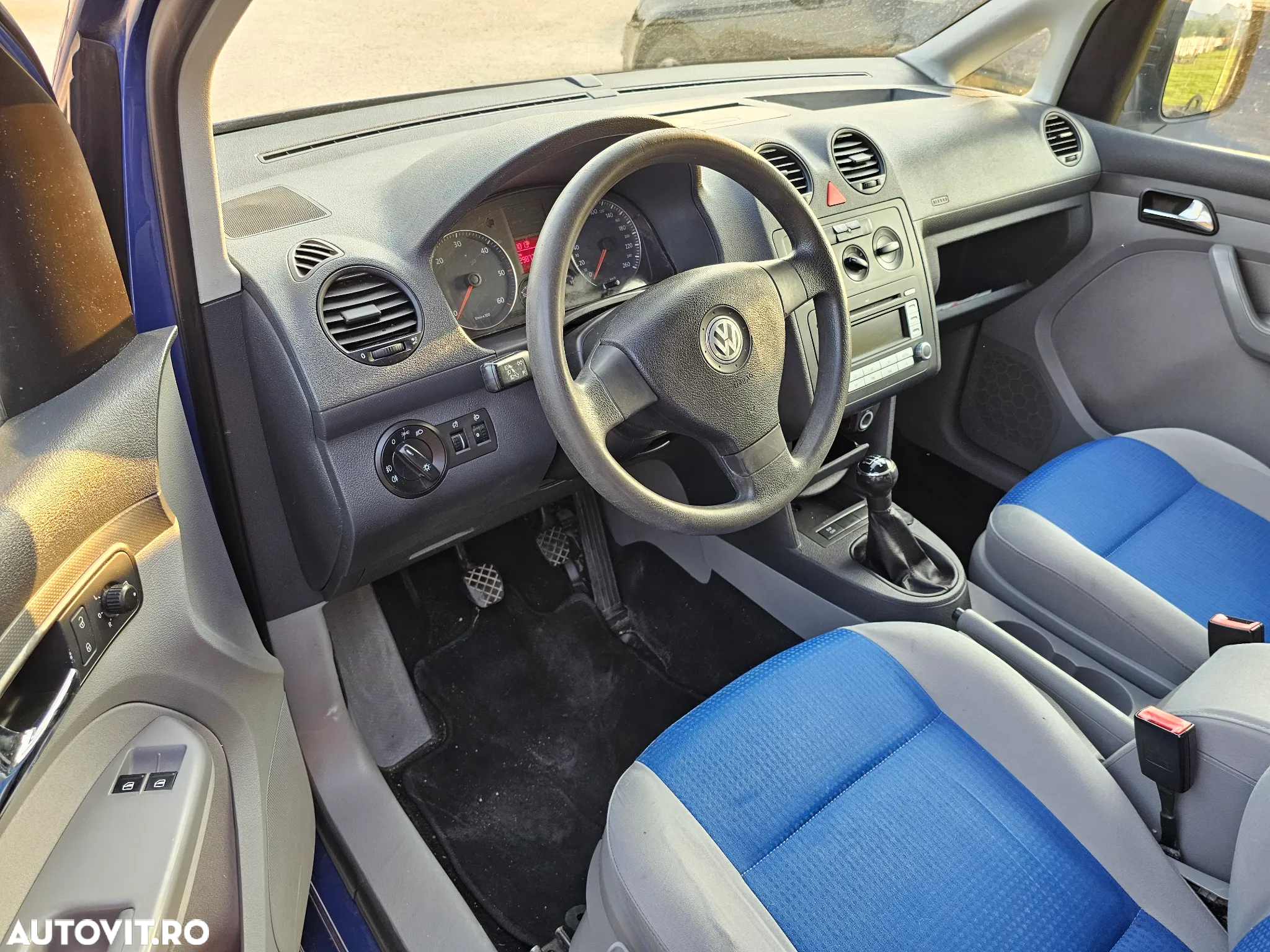 Volkswagen Caddy - 10