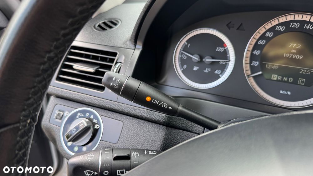 Mercedes-Benz Klasa C 180 Kompressor Automatik - 16