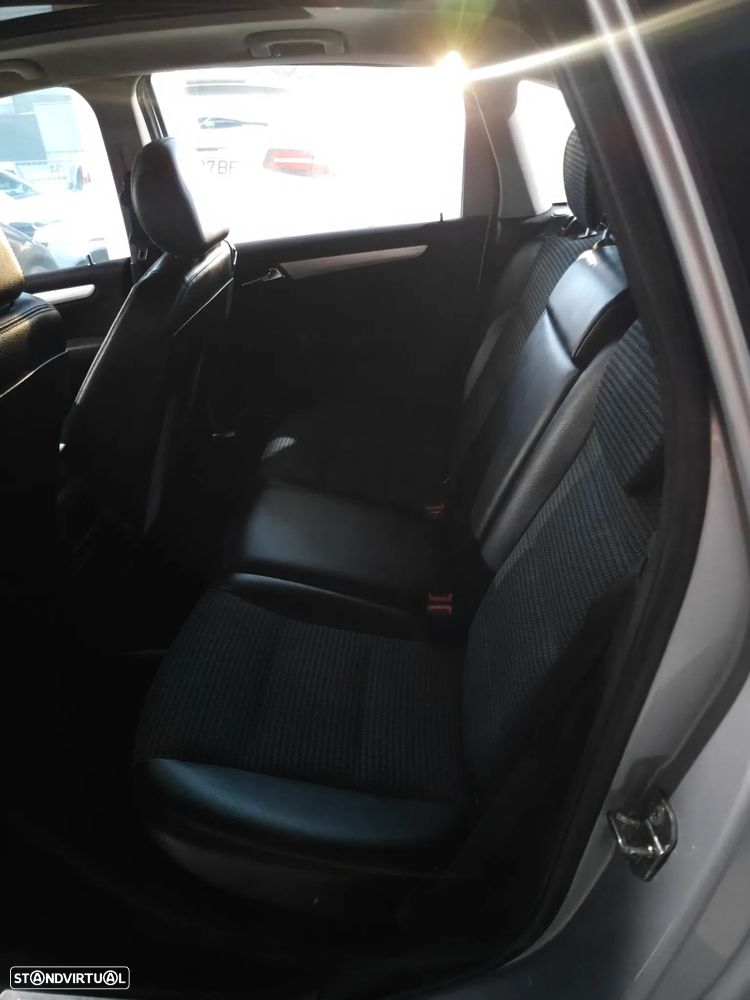 Mercedes-Benz B 200 CDI - 13