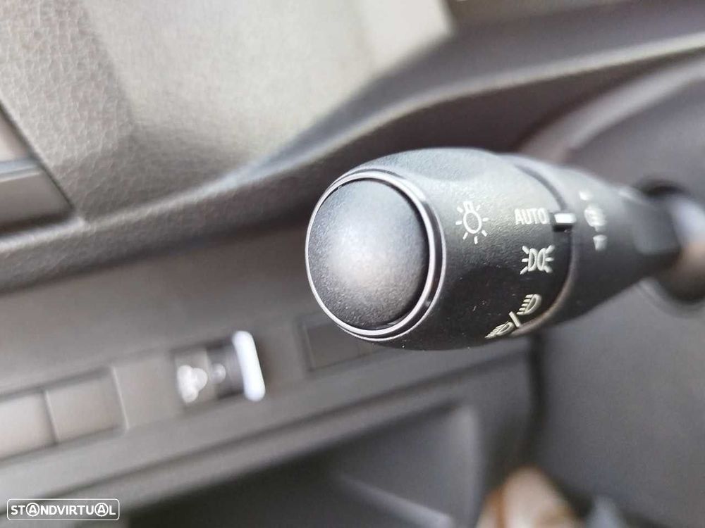 Opel Vivaro Outro - 16