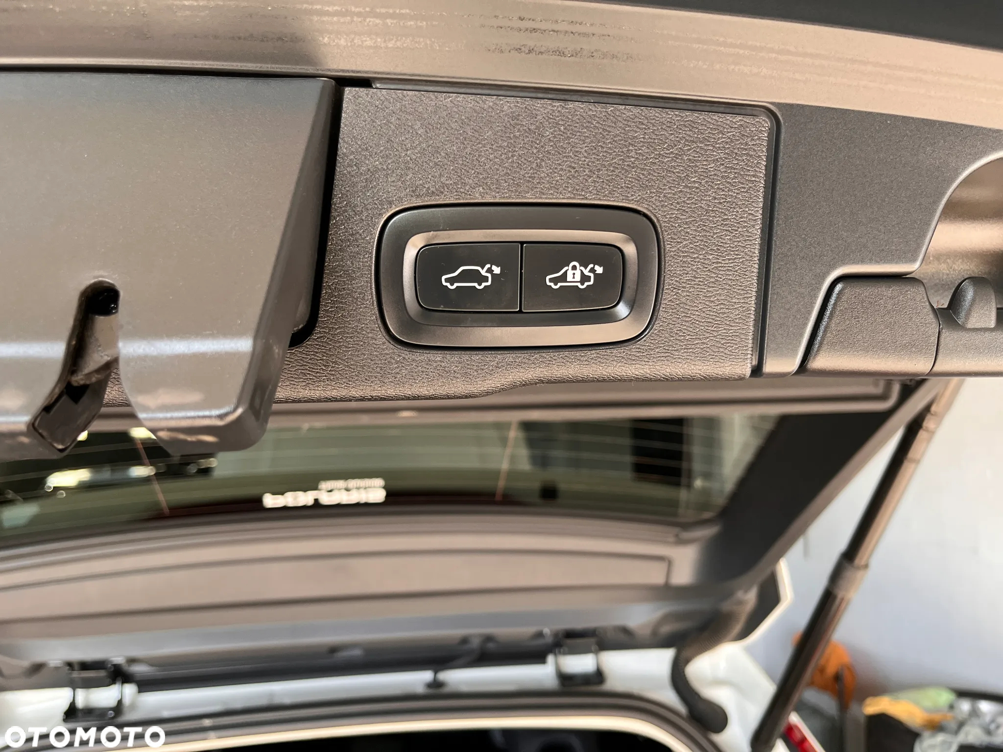 Volvo XC 60 B4 D AWD Geartronic Momentum Pro - 8