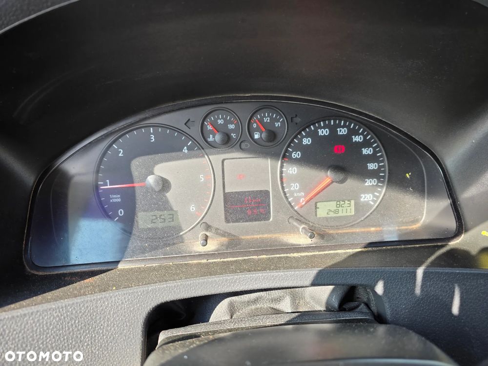 Volkswagen Transporter Shuttle Lang - 5