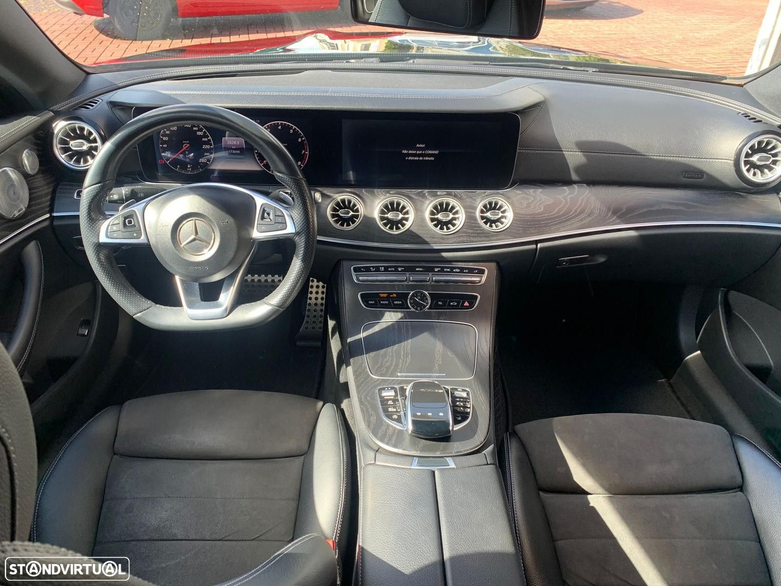 Mercedes-Benz E 300 AMG Line - 4