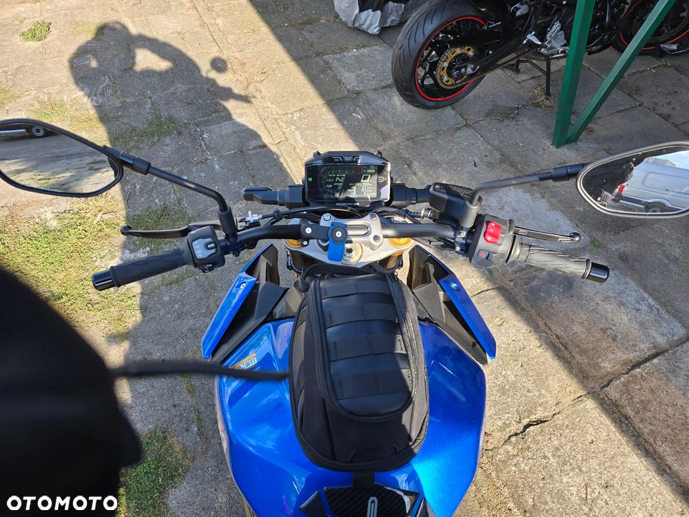 Suzuki GSX 1000 - 9