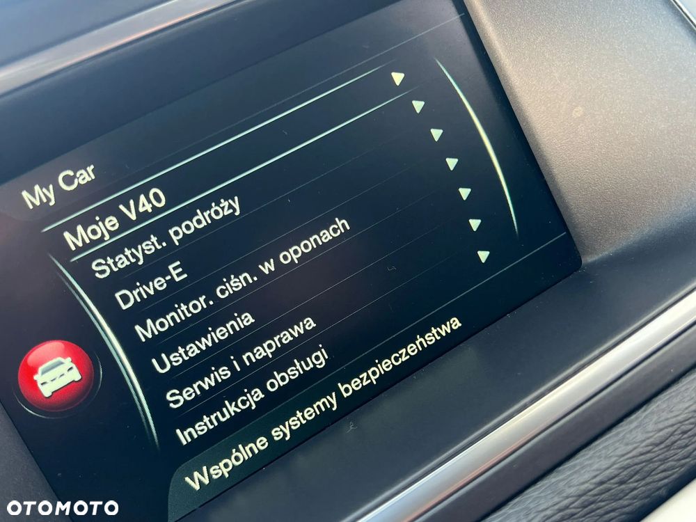 Volvo V40 - 24
