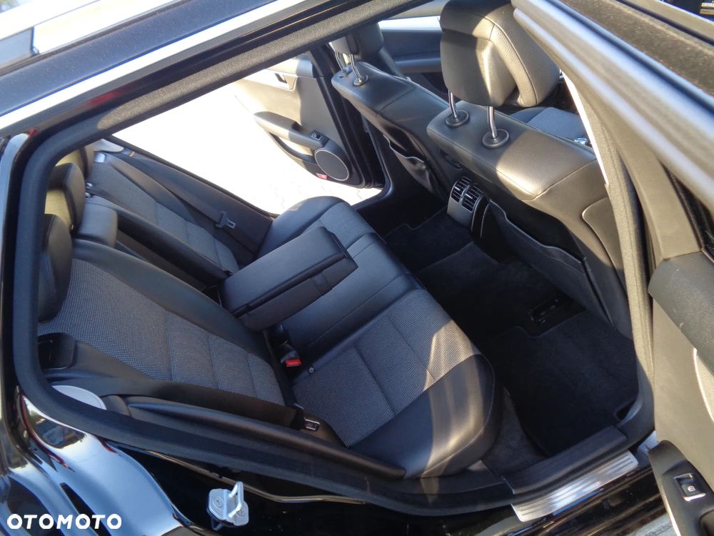 Mercedes-Benz Klasa C 200 (BlueEFFICIENCY) 7G-TRONIC Avantgarde - 26