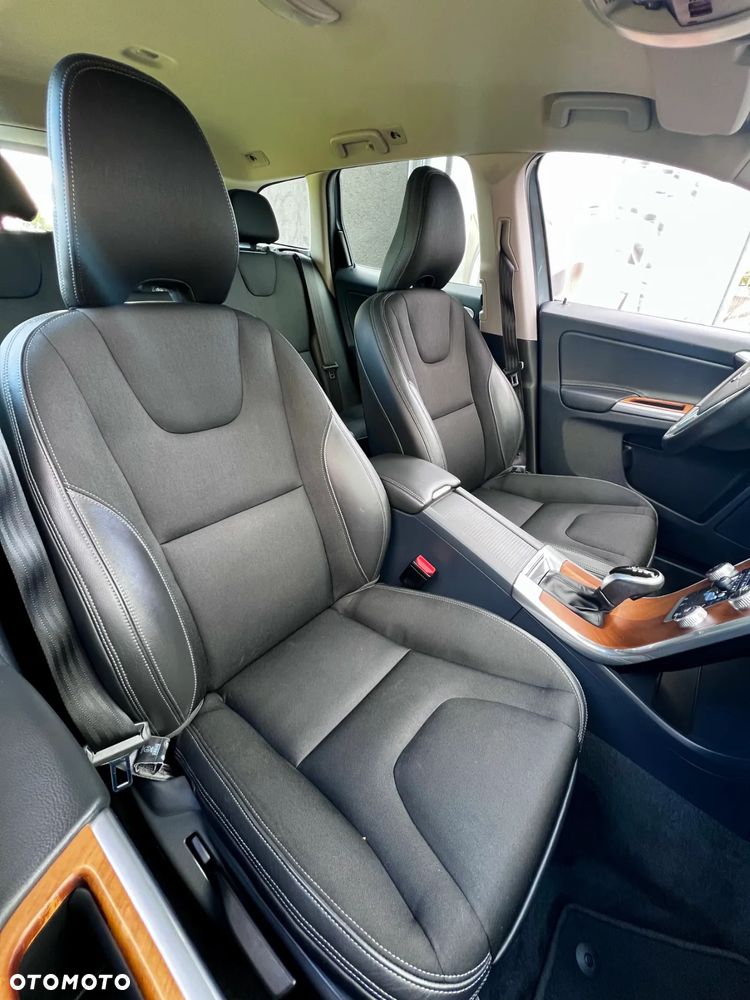 Volvo XC 60 D4 AWD Geartronic Summum - 15