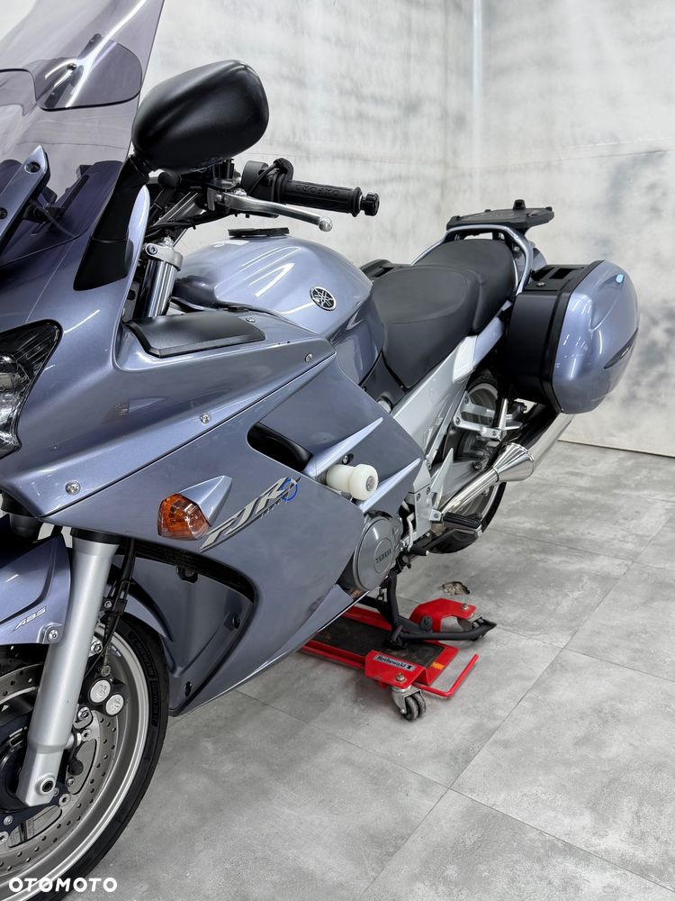 Yamaha FJR - 6