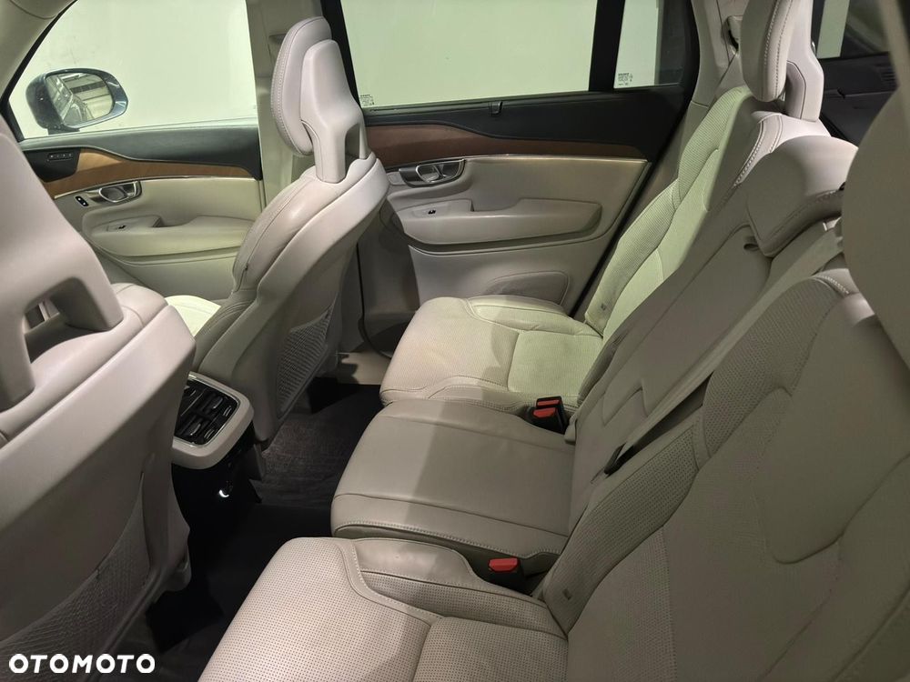Volvo XC 90 - 21