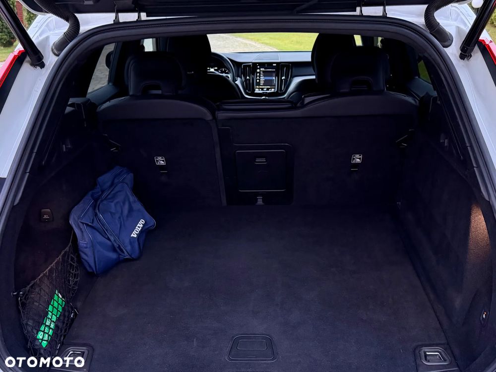 Volvo XC 60 B4 D AWD R-Design - 14