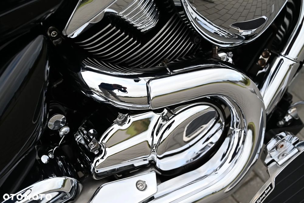 Suzuki Intruder - 24