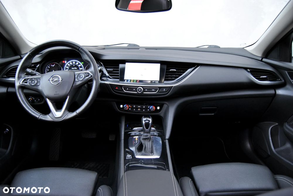 Opel Insignia Sports Tourer 2.0 BiTurbo Diesel 4x4 Innovation - 30