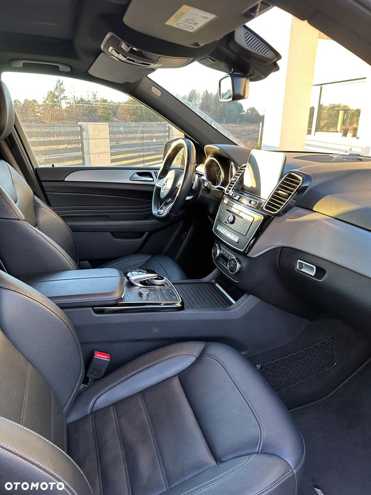 Mercedes-Benz GLE - 14