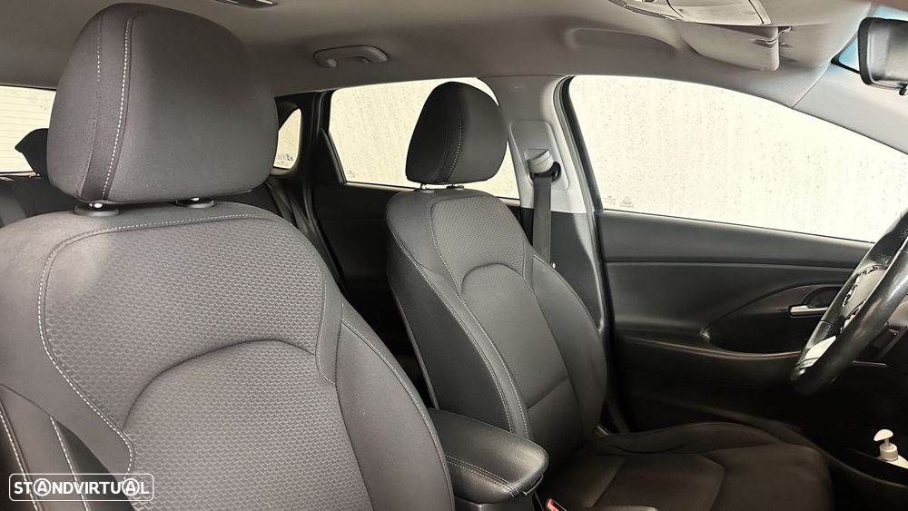 Hyundai i30 1.6 CRDI STyle Plus 7DCT - 13