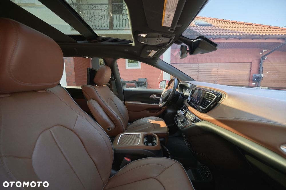 Chrysler Pacifica - 35