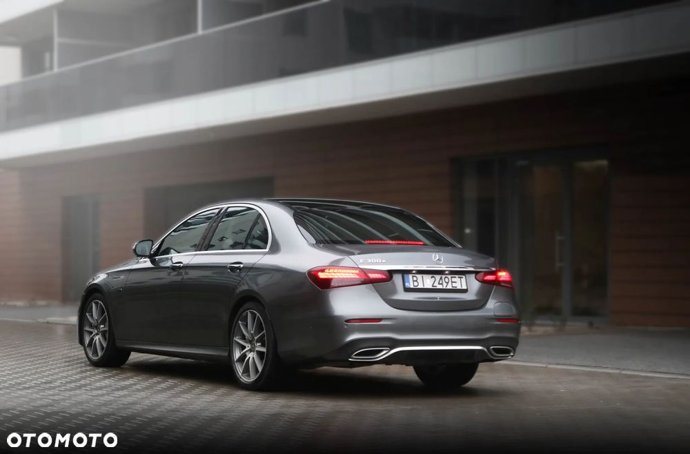 Mercedes-Benz Klasa E 300 Business Edition - 3