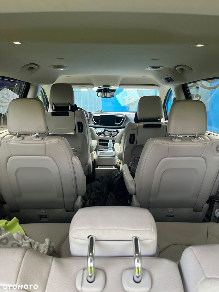 Chrysler Pacifica - 18