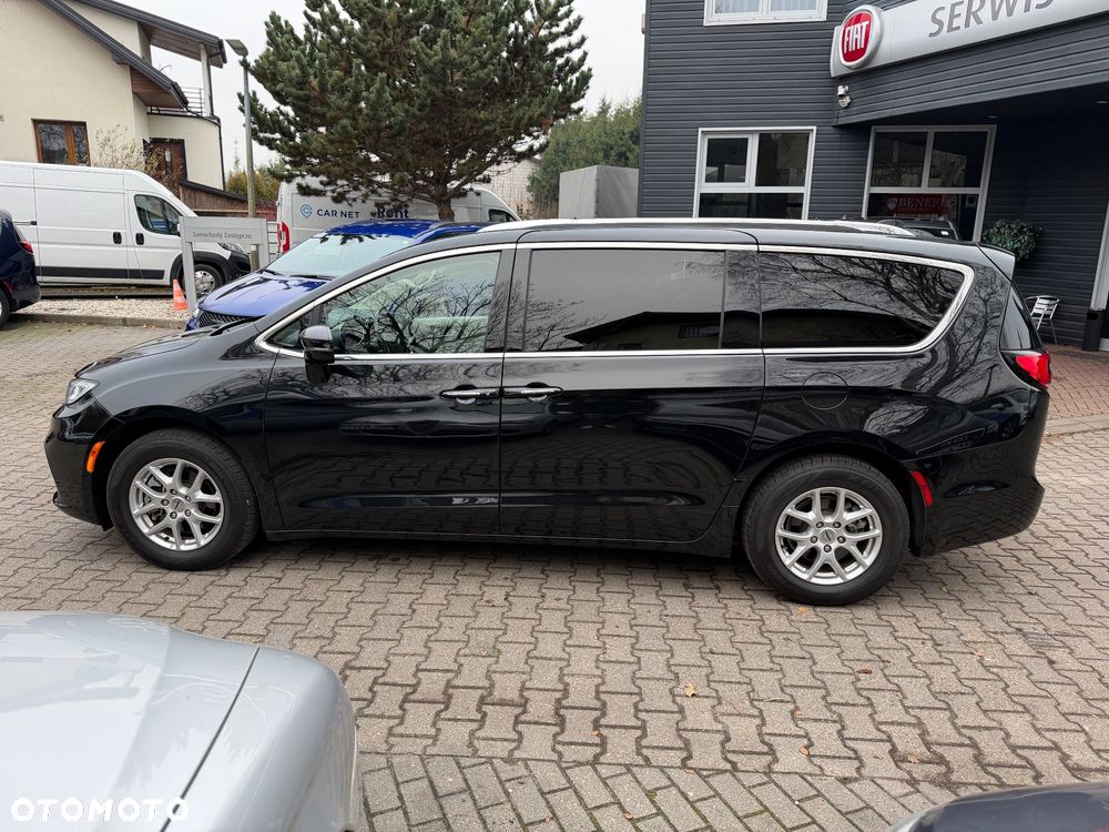 Chrysler Pacifica - 3