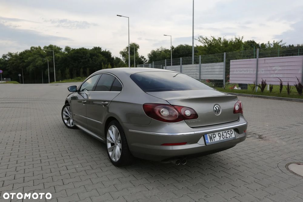 Volkswagen Passat 1.8 TSI Highline - 2