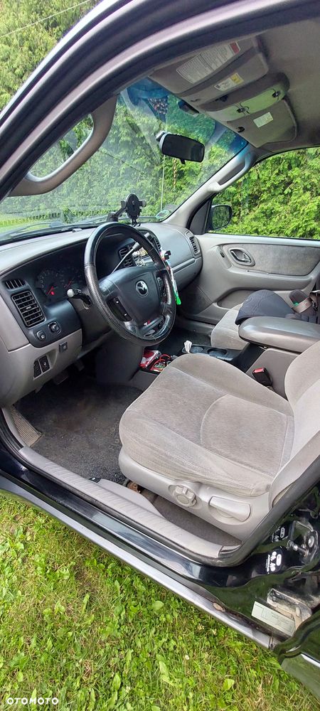 Mazda Tribute 3.0 V6 Exclusive - 8