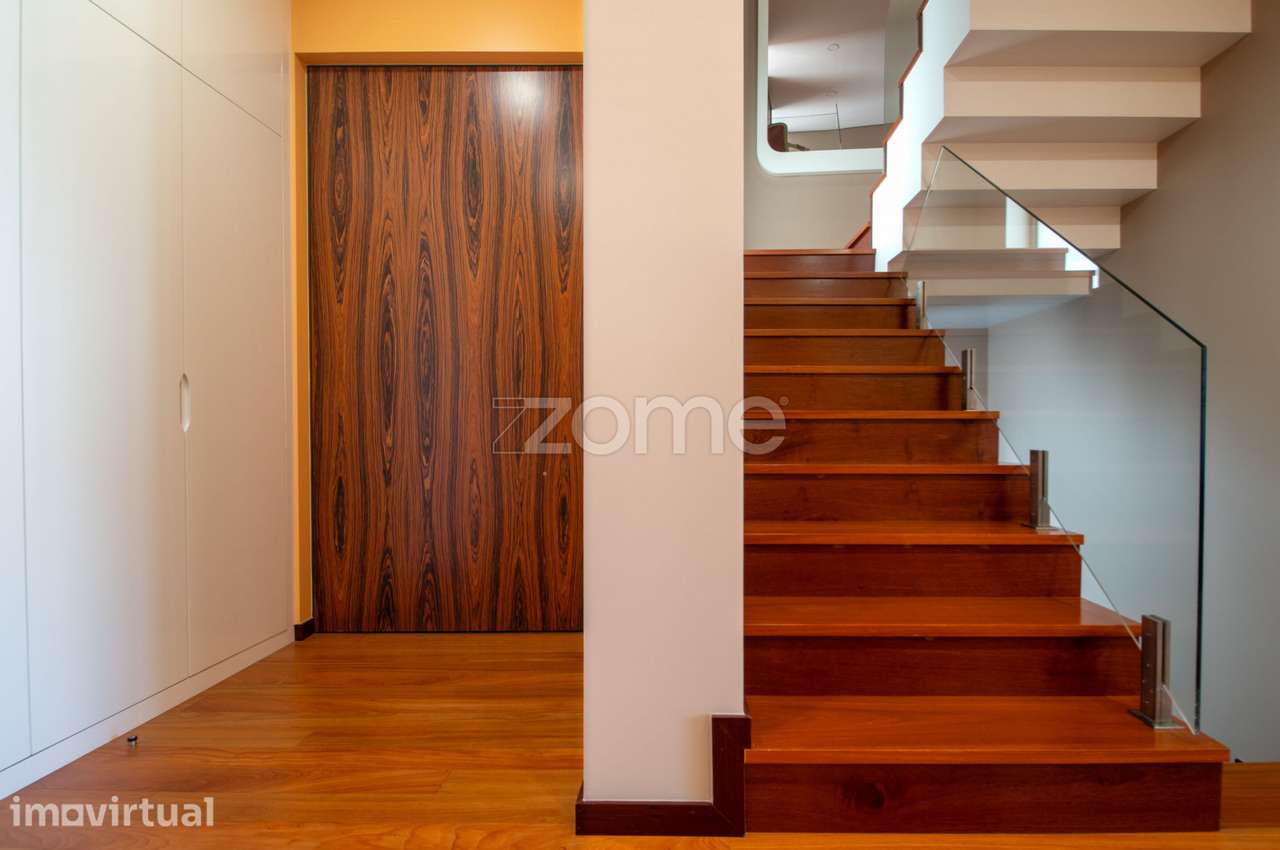 Moradia T4 com Piscina e Jardim | Ermesinde - Grande imagem: 2/37