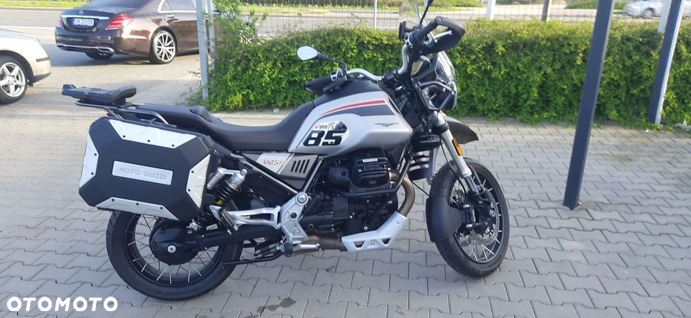Moto Guzzi V85 - 4