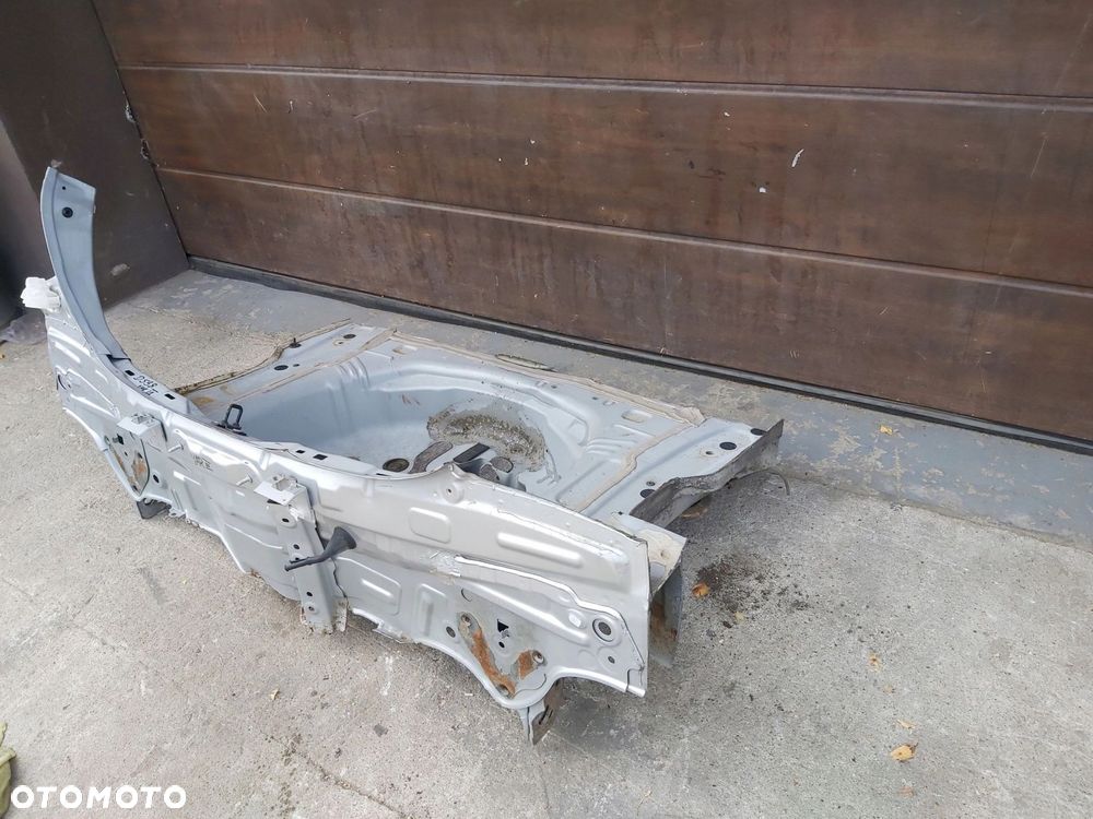 Toyota Yaris III 11 - 17r pas tylny podłoga wanna tył - 4