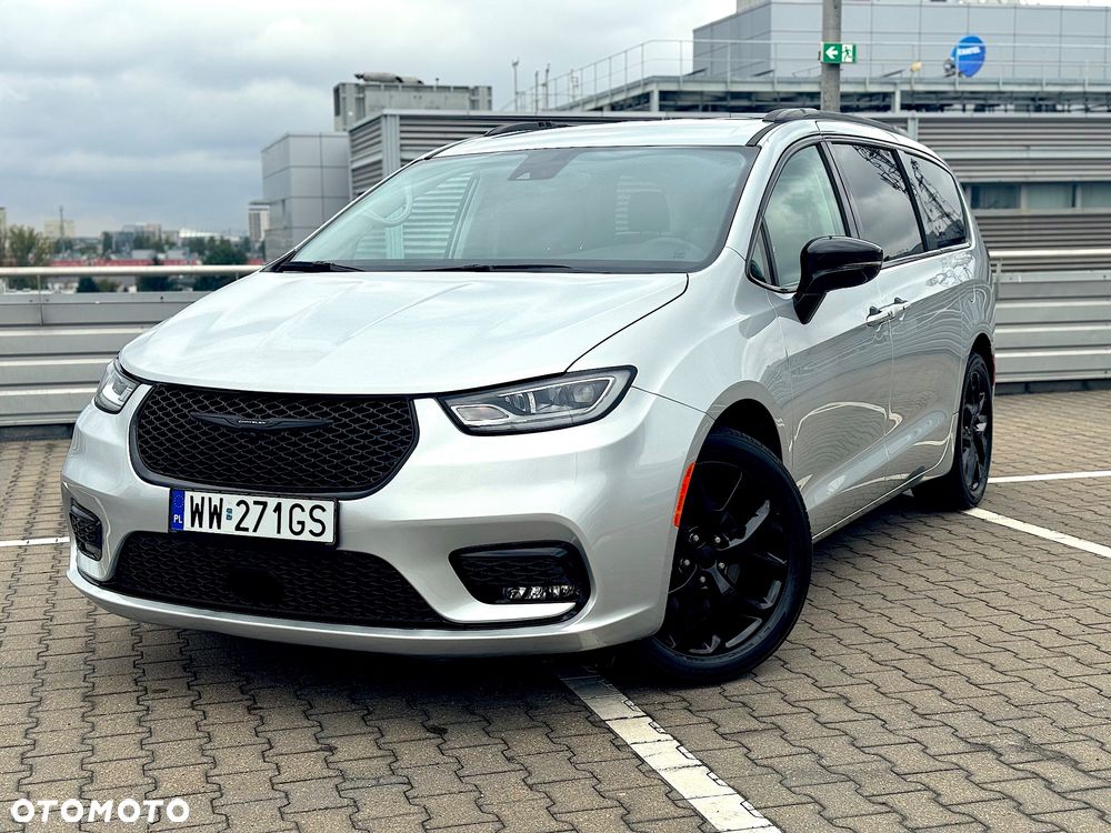 Chrysler Pacifica - 2