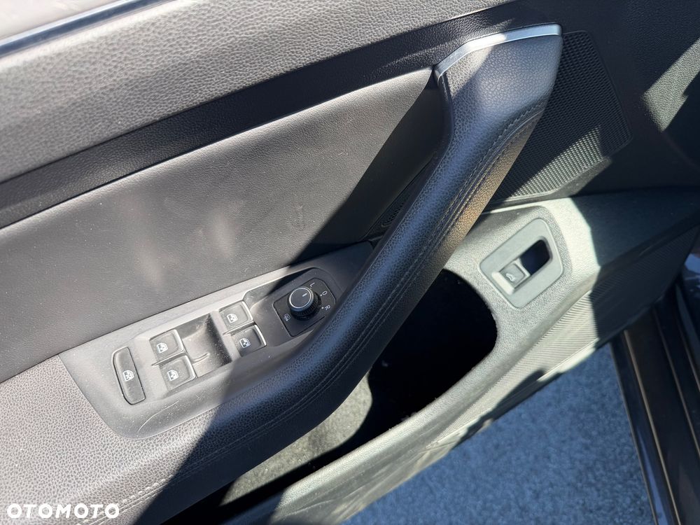 Volkswagen Passat 2.0 TDI SCR DSG Elegance - 6