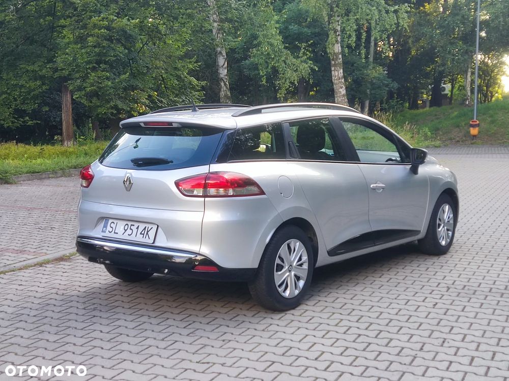 Renault Clio 1.2 16V Confort Privilege - 9