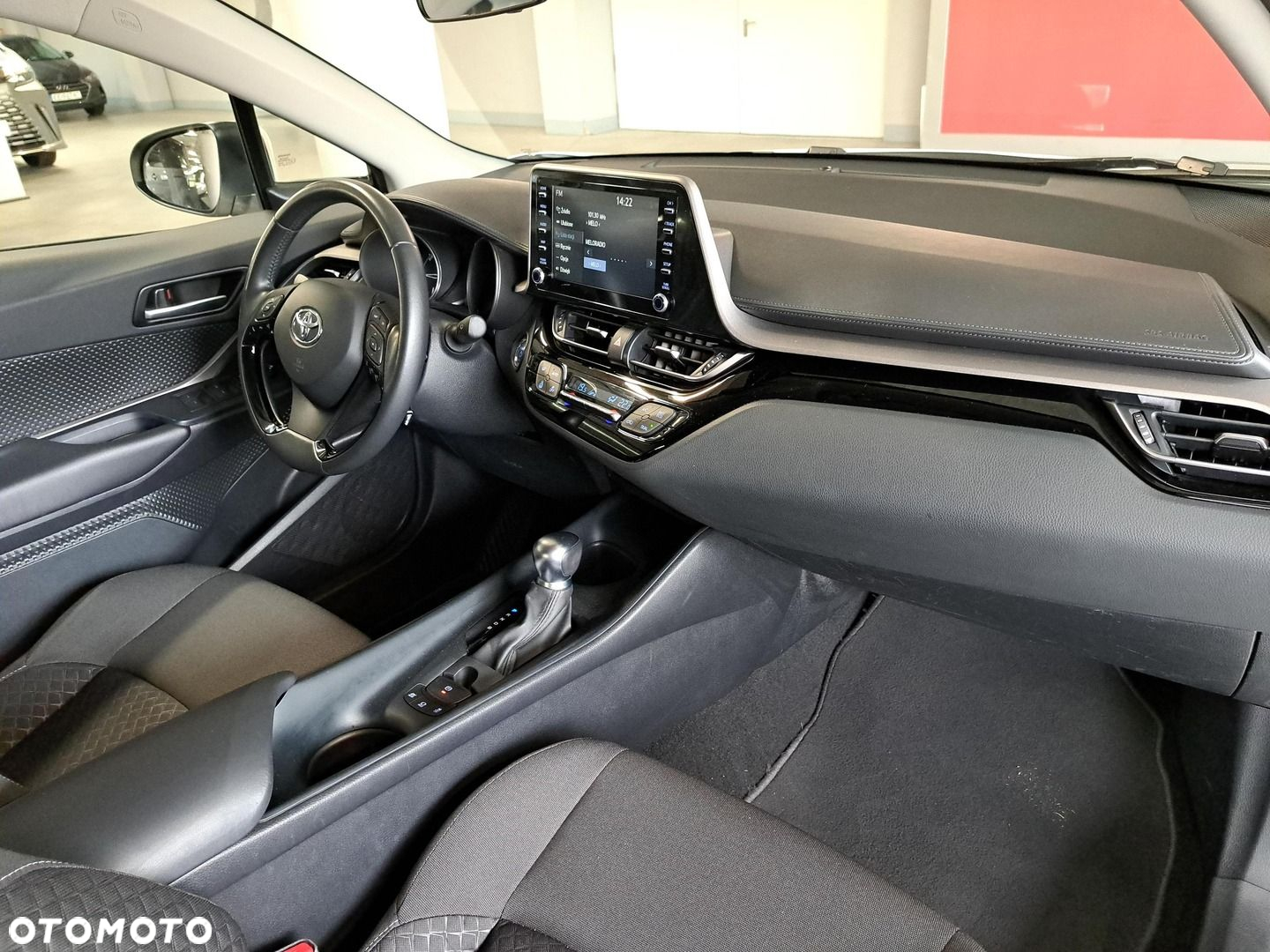 Toyota C-HR - 16